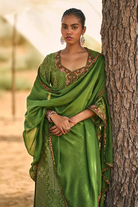 Punit Balana_Green Chanderi Silk, Handloom Cotton Embroidery Bandhani Pattern Kurta Pant Set _Online_at_Aza_Fashions
