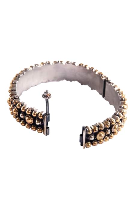 Neeta Boochra Silver Plated Two Tone Geometric Pattern Bangle - Single Pc at Aza Fashions Neeta Boochra_Silver Plated Two Tone Geometric Pattern Bangle - Single Pc _at_Aza_Fashions