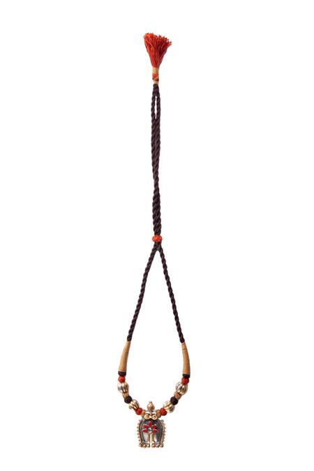 Buy Neeta Boochra Gold Plated Kundan Embellished Pendant Necklace Buy_Neeta Boochra_Gold Plated Kundan Embellished Pendant Necklace