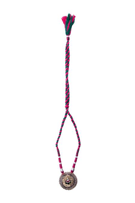 Buy_Neeta Boochra_Gold Plated Crystal Embellished Pendant Necklace 