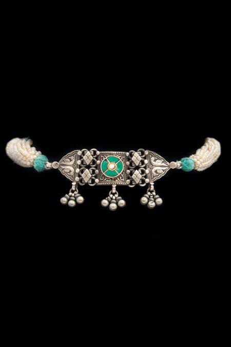 Neeta Boochra_Silver Plated Bead And Kundan Embellished Pendant Choker _Online_at_Aza_Fashions