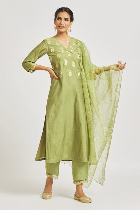 Buy Asaga Green Organza, Chanderi, Muslin Embroidery V-neck Paisley Kurta Pant Set Online at Aza Fashions Buy_Asaga_Green Organza, Chanderi, Muslin Embroidery V-neck Paisley Kurta Pant Set _Online_at_Aza_Fashions
