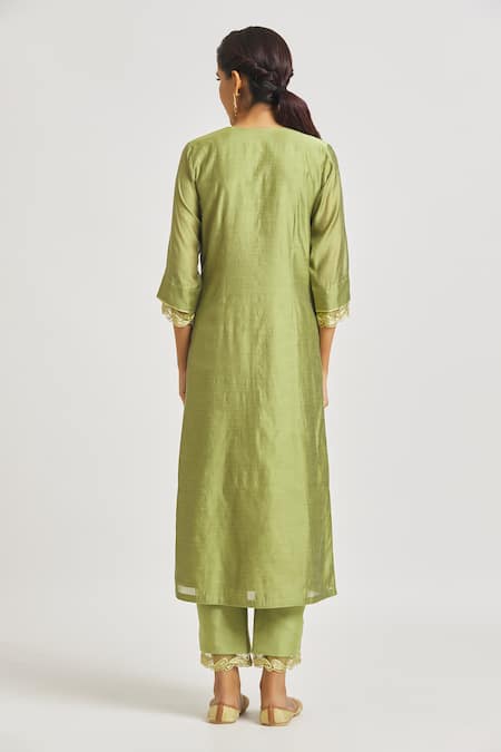 Shop Asaga Green Organza, Chanderi, Muslin Embroidery V-neck Paisley Kurta Pant Set at Aza Fashions Shop_Asaga_Green Organza, Chanderi, Muslin Embroidery V-neck Paisley Kurta Pant Set _at_Aza_Fashions