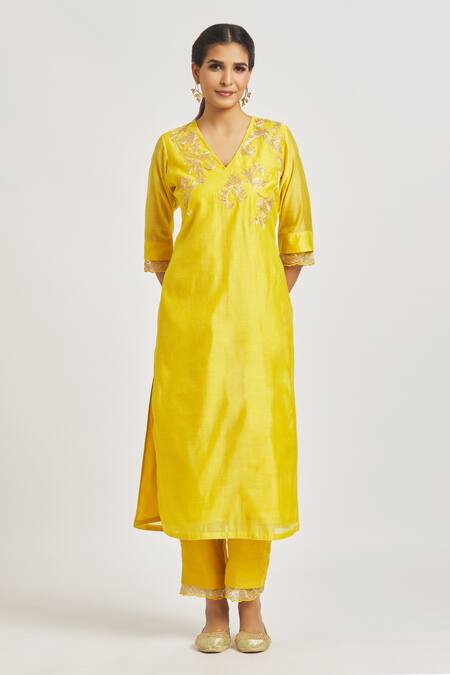 Shop Asaga Yellow Organza, Chanderi, Muslin Embroidery V-neck Placement Kurta And Pant Set Online at Aza Fashions Shop_Asaga_Yellow Organza, Chanderi, Muslin Embroidery V-neck Placement Kurta And Pant Set _Online_at_Aza_Fashions