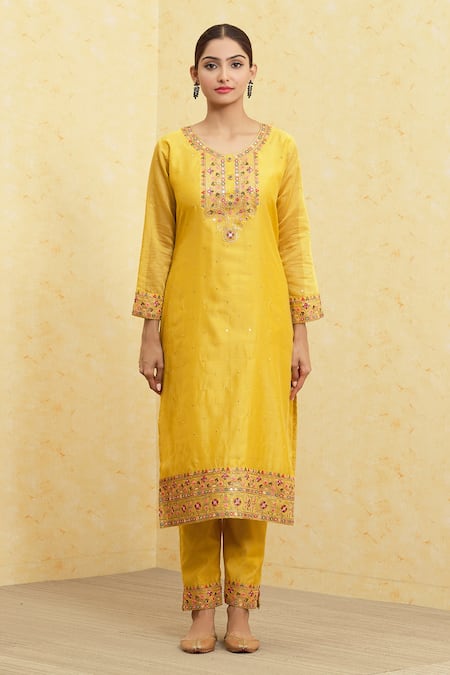 Khwaab By Sanjana Lakhani_Gold Kurta And Pant Soft Chanderi Embroidered Floret Pattern Set _Online_at_Aza_Fashions