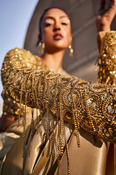 Garima Karwariya Designs Gold Net, Satin Sequins, Metallic The Grandeur Pre-draped Saree With Blouse Online at Aza Fashions Garima Karwariya Designs_Gold Net, Satin Sequins, Metallic The Grandeur Pre-draped Saree With Blouse _Online_at_Aza_Fashions