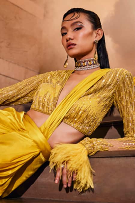 Garima Karwariya Designs The Daisy Pre-Draped Saree With Blouse 