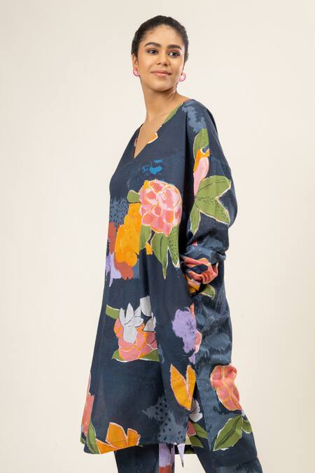 Doodlage Multi Color Upcycled Cotton Print Floral V Oversized Tunic Online at Aza Fashions Doodlage_Multi Color Upcycled Cotton Print Floral V Oversized Tunic _Online_at_Aza_Fashions