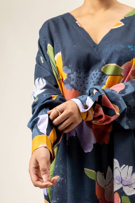 Buy Doodlage Multi Color Upcycled Cotton Print Floral V Oversized Tunic Online at Aza Fashions Buy_Doodlage_Multi Color Upcycled Cotton Print Floral V Oversized Tunic _Online_at_Aza_Fashions