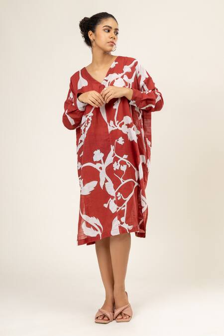 Doodlage Maroon Upcycled Cotton Print Floral V Lily Oversized Tunic Online at Aza Fashions Doodlage_Maroon Upcycled Cotton Print Floral V Lily Oversized Tunic _Online_at_Aza_Fashions