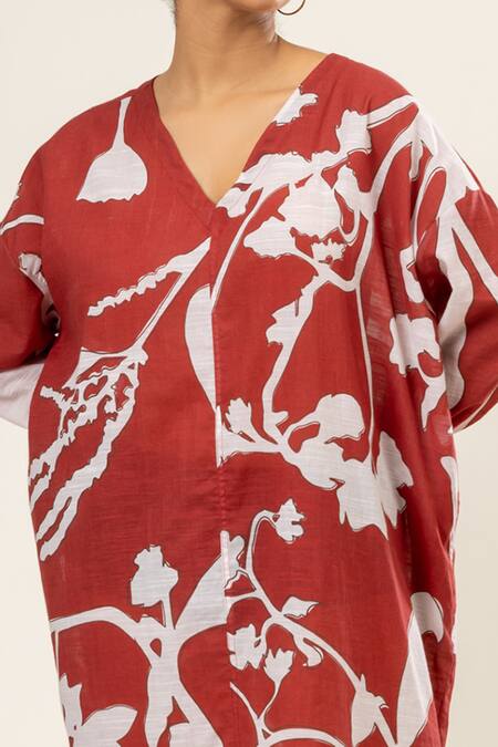 Shop Doodlage Maroon Upcycled Cotton Print Floral V Lily Oversized Tunic Online at Aza Fashions Shop_Doodlage_Maroon Upcycled Cotton Print Floral V Lily Oversized Tunic _Online_at_Aza_Fashions