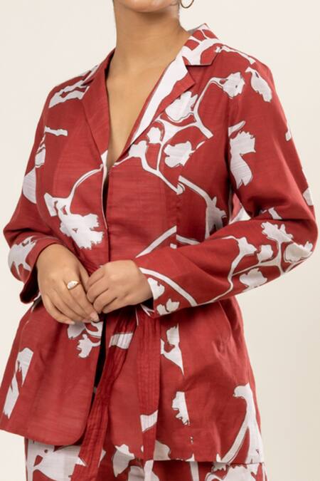 Buy Doodlage Maroon Cotton V-neck Tiger Lily Print Lapel Collar Jacket Online at Aza Fashions Buy_Doodlage_Maroon Cotton V-neck Tiger Lily Print Lapel Collar Jacket _Online_at_Aza_Fashions
