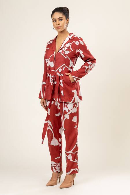 Shop Doodlage Maroon Cotton V-neck Tiger Lily Print Lapel Collar Jacket Online at Aza Fashions Shop_Doodlage_Maroon Cotton V-neck Tiger Lily Print Lapel Collar Jacket _Online_at_Aza_Fashions