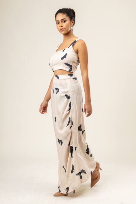 Buy Doodlage Cream Cotton Square Neck Foliage Paint Print Crop Top With Skirt Online at Aza Fashions Buy_Doodlage_Cream Cotton Square Neck Foliage Paint Print Crop Top With Skirt _Online_at_Aza_Fashions