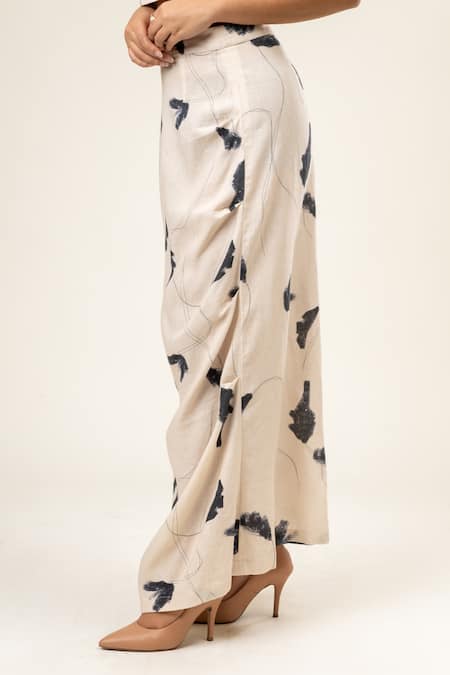 Doodlage Cream Cotton Square Neck Foliage Paint Print Crop Top With Skirt at Aza Fashions Doodlage_Cream Cotton Square Neck Foliage Paint Print Crop Top With Skirt _at_Aza_Fashions