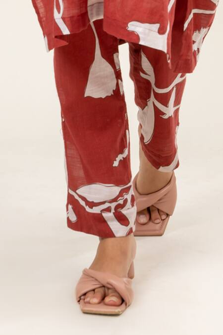 Shop_Doodlage_Maroon Cotton V-neck Tulip Flora Print Oversized Tunic With Pant _Online_at_Aza_Fashions