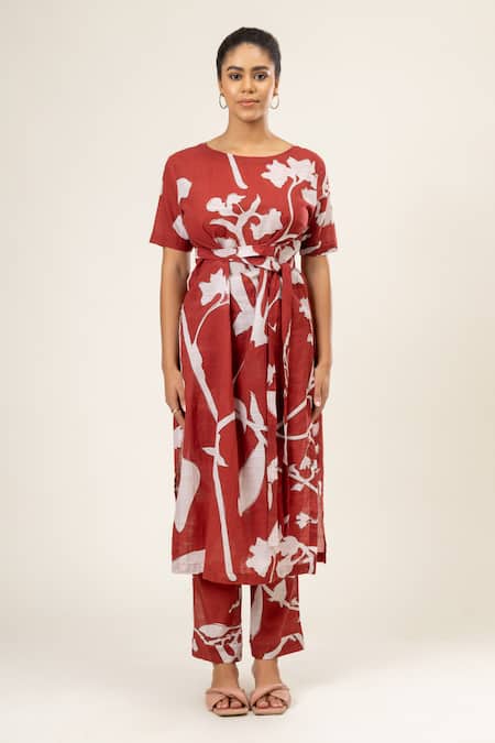 Buy Doodlage Maroon Cotton Boat Neck Cockscomb Bloom Print Belted Tunic With Pant Online at Aza Fashions Buy_Doodlage_Maroon Cotton Boat Neck Cockscomb Bloom Print Belted Tunic With Pant _Online_at_Aza_Fashions
