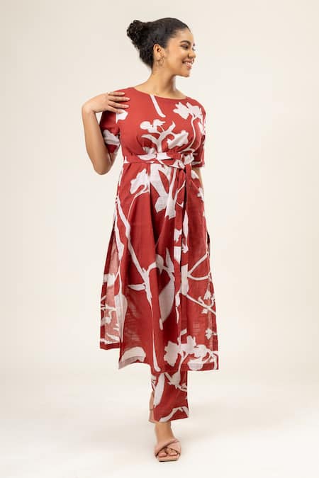 Doodlage Maroon Cotton Boat Neck Cockscomb Bloom Print Belted Tunic With Pant at Aza Fashions Doodlage_Maroon Cotton Boat Neck Cockscomb Bloom Print Belted Tunic With Pant _at_Aza_Fashions