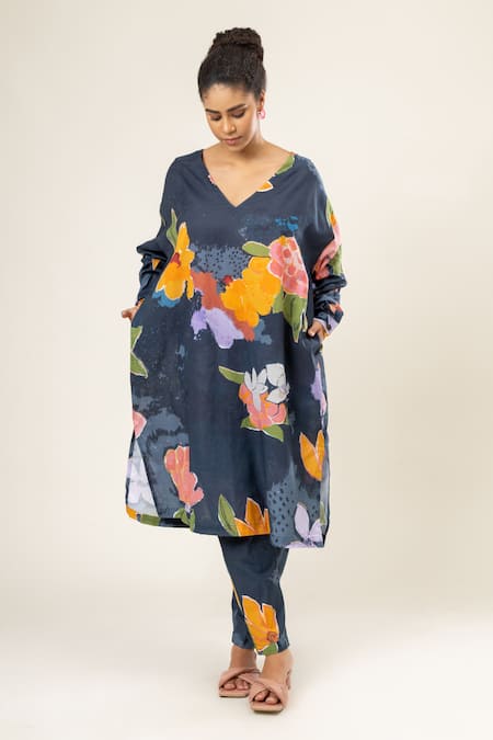 Buy_Doodlage_Multi Color Cotton V-neck Midnight Flora Print Tunic With Pant _Online_at_Aza_Fashions