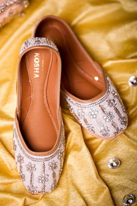 House of Kosha Snow White Cut Dana Embroidered Juttis 