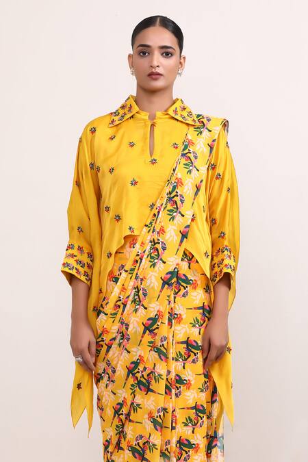 Miku Kumar Yellow Georgette, Satin Embroidery Marigold Printed Pre-draped Saree With Cape Online at Aza Fashions Miku Kumar_Yellow Georgette, Satin Embroidery Marigold Printed Pre-draped Saree With Cape _Online_at_Aza_Fashions