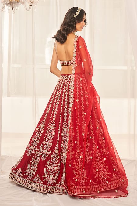 Disha Muchhala Aari Embroidered Bridal Lehenga Set 