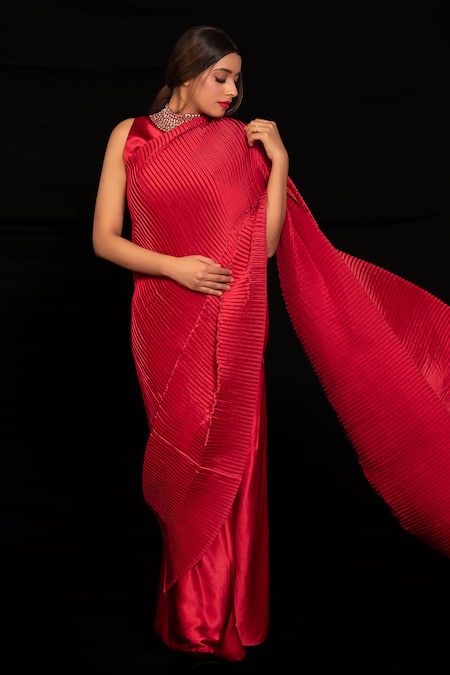 Shop Preeti Mehta Red Polyester Sequins High Neck Pleated Saree With Hand Embroidered Blouse at Aza Fashions Shop_Preeti Mehta_Red Polyester Sequins High Neck Pleated Saree With Hand Embroidered Blouse _at_Aza_Fashions