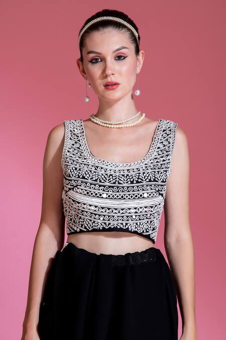 Preeti Mehta Black Georgette, Chiffon Beads Round Neck Pleated Saree With Mirror Work Blouse at Aza Fashions Preeti Mehta_Black Georgette, Chiffon Beads Round Neck Pleated Saree With Mirror Work Blouse _at_Aza_Fashions