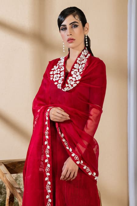 Preeti Mehta_Red Satin, Organza, Polyester Embroidery Pleated Kurta Set With Floret Dupatta _Online_at_Aza_Fashions