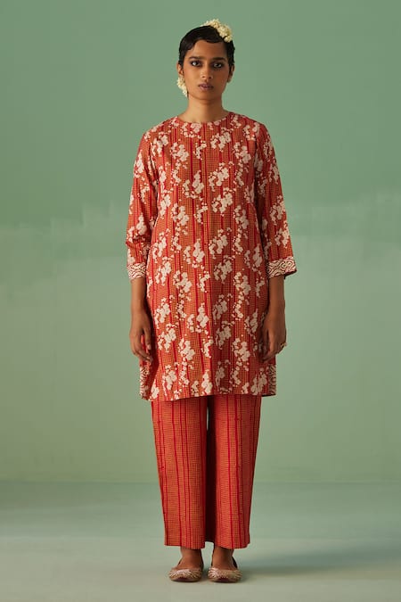 Surbhi Gupta Red Kurta Bamboo Silk Print Abstract Round Neck With Trouser  