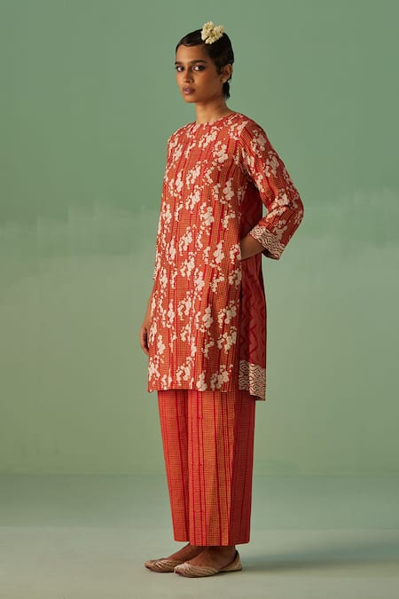 Shop Surbhi Gupta Red Kurta Bamboo Silk Print Abstract Round Neck With Trouser Online at Aza Fashions Shop_Surbhi Gupta_Red Kurta Bamboo Silk Print Abstract Round Neck With Trouser _Online_at_Aza_Fashions