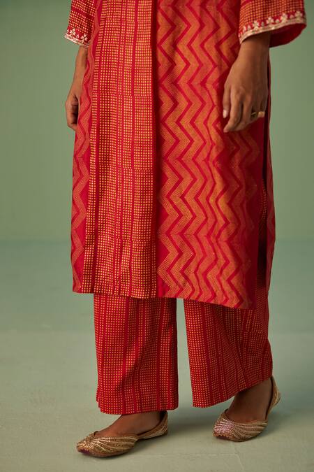 Shop Surbhi Gupta Red Kurta Bamboo Silk Print Chevron Round Neck With Trouser Online at Aza Fashions Shop_Surbhi Gupta_Red Kurta Bamboo Silk Print Chevron Round Neck With Trouser _Online_at_Aza_Fashions