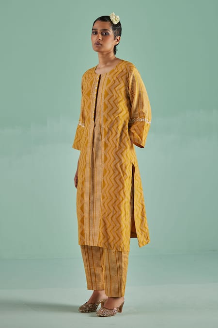 Surbhi Gupta Geometric Chevron Print Kurta With Trouser 