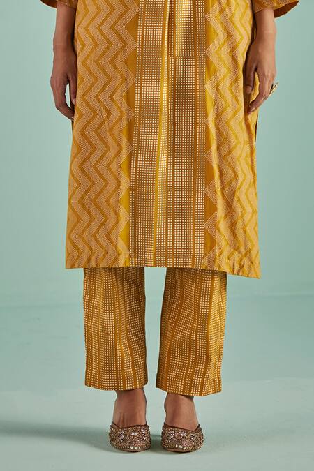 Buy Surbhi Gupta Yellow Kurta Bamboo Silk Print Chevron Geometric With Trouser Online at Aza Fashions Buy_Surbhi Gupta_Yellow Kurta Bamboo Silk Print Chevron Geometric With Trouser _Online_at_Aza_Fashions