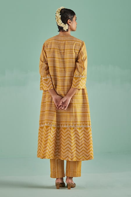 Shop Surbhi Gupta Yellow Kurta Bamboo Silk Print Abstract Geometric With Trouser at Aza Fashions Shop_Surbhi Gupta_Yellow Kurta Bamboo Silk Print Abstract Geometric With Trouser _at_Aza_Fashions
