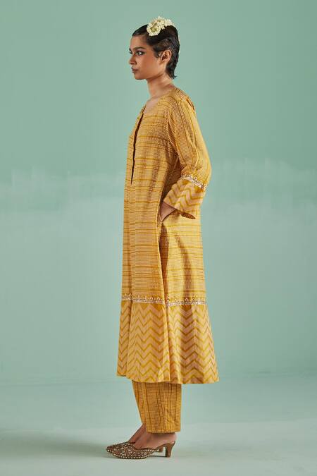 Buy Surbhi Gupta Yellow Kurta Bamboo Silk Print Abstract Geometric With Trouser Online at Aza Fashions Buy_Surbhi Gupta_Yellow Kurta Bamboo Silk Print Abstract Geometric With Trouser _Online_at_Aza_Fashions