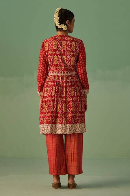 Shop Surbhi Gupta Red Kurta Bamboo Silk Print Quatrefoil V Short Anarkali With Trouser at Aza Fashions Shop_Surbhi Gupta_Red Kurta Bamboo Silk Print Quatrefoil V Short Anarkali With Trouser _at_Aza_Fashions