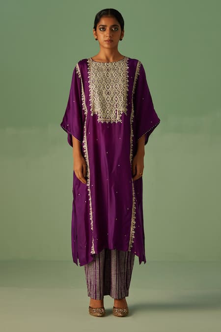 Buy_Surbhi Gupta_Purple Bamboo, Silk Embroidery, Diamonds Round Geometric Print Dabka Kaftan Set _Online_at_Aza_Fashions