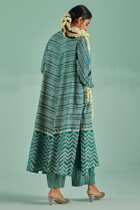 Shop Surbhi Gupta Green Kurta Bamboo Silk Print Geometric Round Neck Set at Aza Fashions Shop_Surbhi Gupta_Green Kurta Bamboo Silk Print Geometric Round Neck Set _at_Aza_Fashions