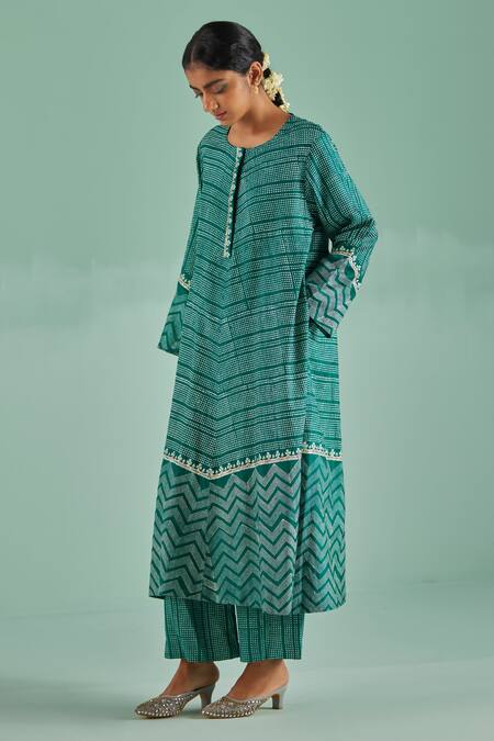 Surbhi Gupta Green Kurta Bamboo Silk Print Geometric Round Neck Set Online at Aza Fashions Surbhi Gupta_Green Kurta Bamboo Silk Print Geometric Round Neck Set _Online_at_Aza_Fashions