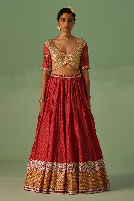 Surbhi Gupta Red Bamboo, Organza Mirrors, Embroidery V-neck Chevron Print Lehenga Set Online at Aza Fashions Surbhi Gupta_Red Bamboo, Organza Mirrors, Embroidery V-neck Chevron Print Lehenga Set _Online_at_Aza_Fashions