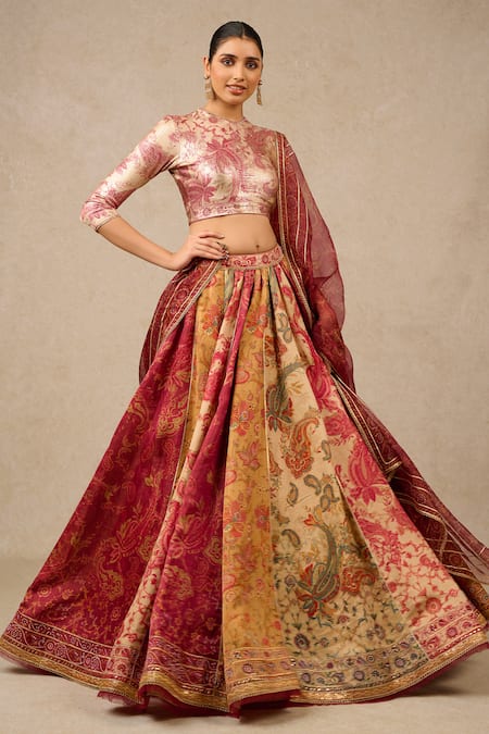 Make Your Contrast Maroon Lehenga Pop with These Numerous Blouse Color  Choices - Ethnic Plus