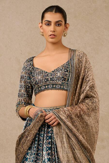 Tarun Tahiliani Green Velvet, Silk Sequins, Beads, Embroidery Geometric Print Bridal Lehenga Set Online at Aza Fashions Tarun Tahiliani_Green Velvet, Silk Sequins, Beads, Embroidery Geometric Print Bridal Lehenga Set_Online_at_Aza_Fashions