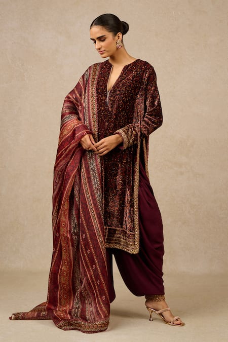 Tarun Tahiliani Velvet Printed Kurta Set 