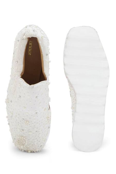 Shop Anaar White The Indian Fairy Embroidered Wedge Sneakers at Aza Fashions Shop_Anaar_White The Indian Fairy Embroidered Wedge Sneakers _at_Aza_Fashions