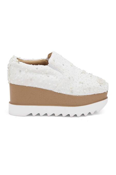 Buy Anaar White The Indian Fairy Embroidered Wedge Sneakers Online at Aza Fashions Buy_Anaar_White The Indian Fairy Embroidered Wedge Sneakers _Online_at_Aza_Fashions