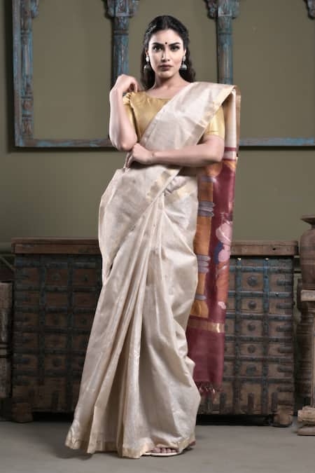 Buy Dusala Multi Color Gingham Chamunda Figurine Woven Saree With Running Blouse Online at Aza Fashions Buy_Dusala_Multi Color Gingham Chamunda Figurine Woven Saree With Running Blouse _Online_at_Aza_Fashions