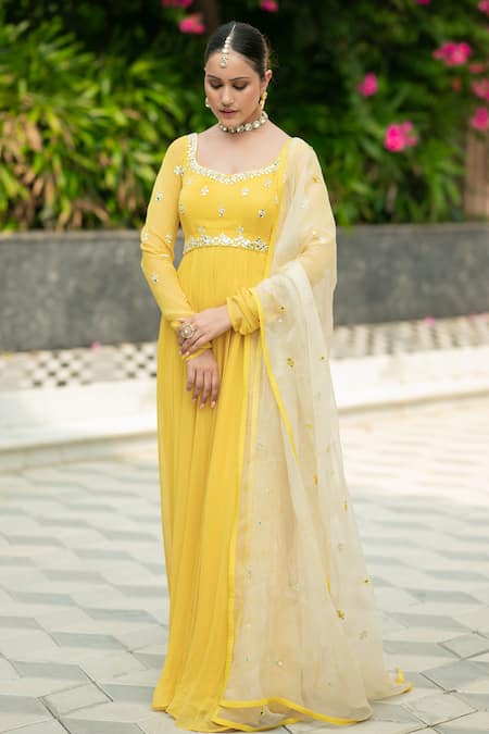 Esha Koul Yellow Georgette, Organza, Linen Embroidery Round Neck Anarkali With Dupatta Online at Aza Fashions Esha Koul_Yellow Georgette, Organza, Linen Embroidery Round Neck Anarkali With Dupatta _Online_at_Aza_Fashions