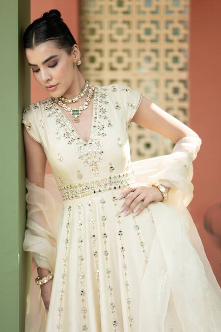 Esha Koul Off White Semi Crepe Embroidered Mirror V Neck Work Anarkali With Dupatta  3