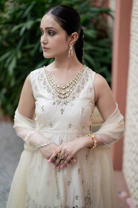 Buy_Esha Koul_Off White Organza, Chanderi, Linen Embroidery, Mirrors V-neck Kurta Lehenga Set _Online_at_Aza_Fashions